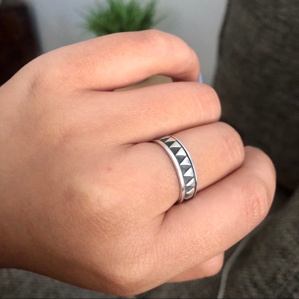 Sterling Silver Chevron Stacker Band 🔺